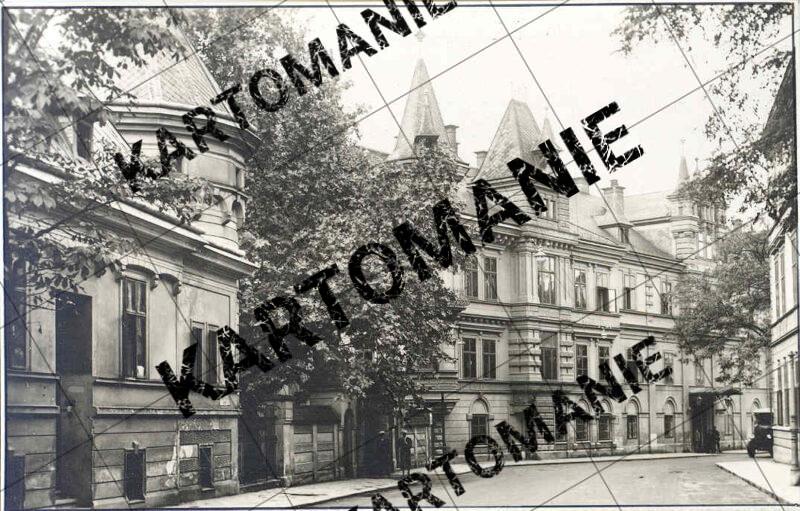 nr 11-13 palais