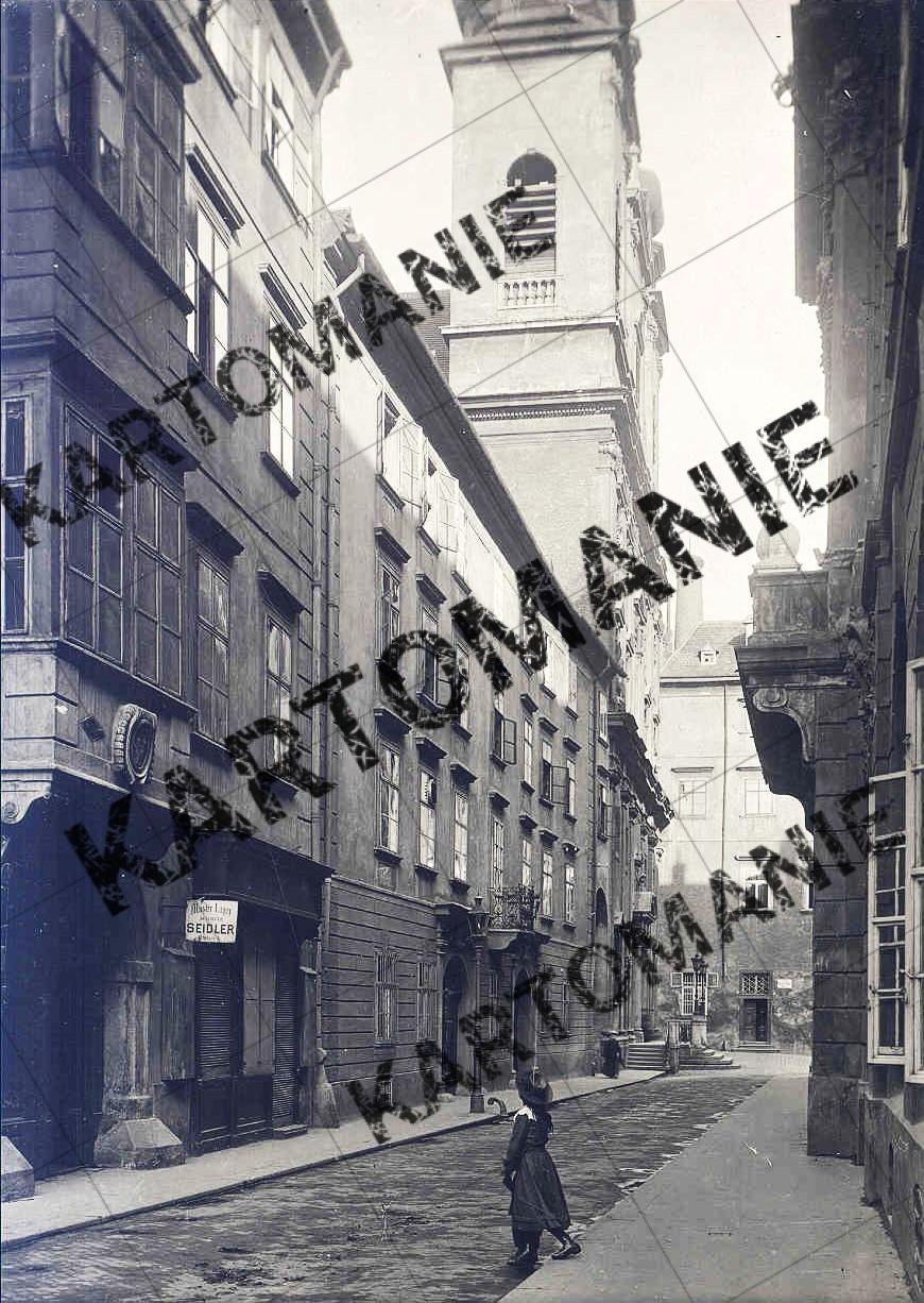 gegen universitätsplatz