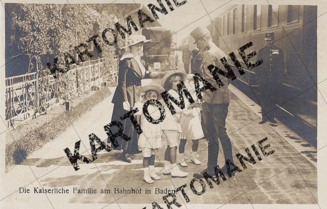 kaiserfamilie  am bahnhof